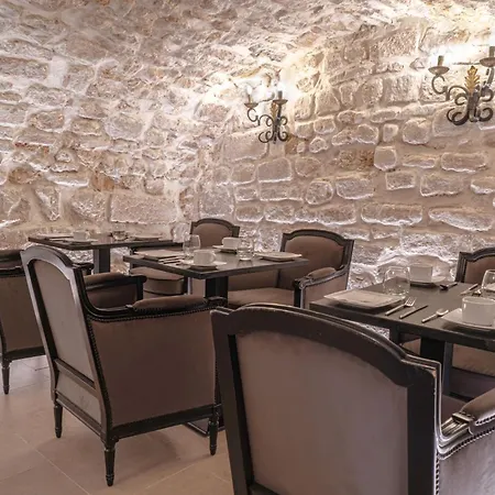 Hotel Saint-Louis Marais-3